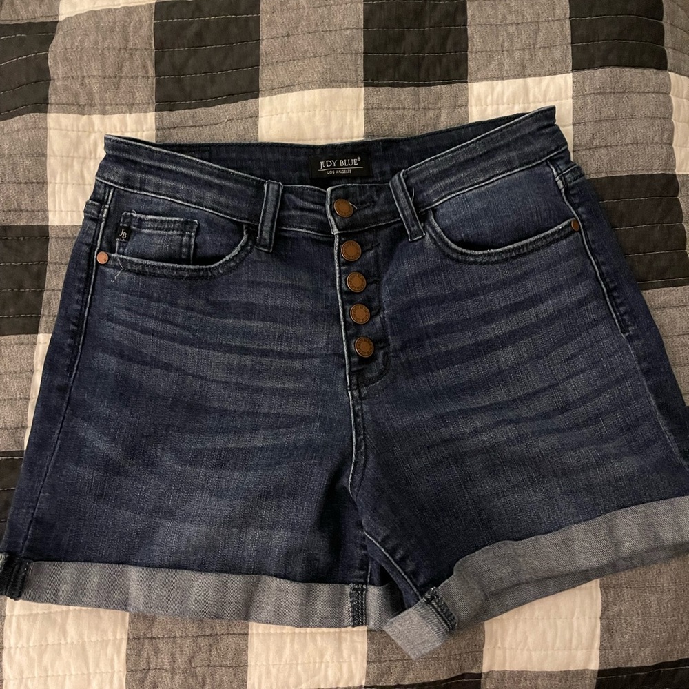 Judy Blue size large denim shorts